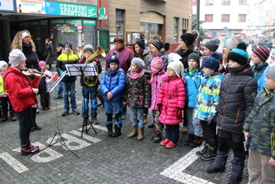 Zpívání v Náchodské knihovně 2016